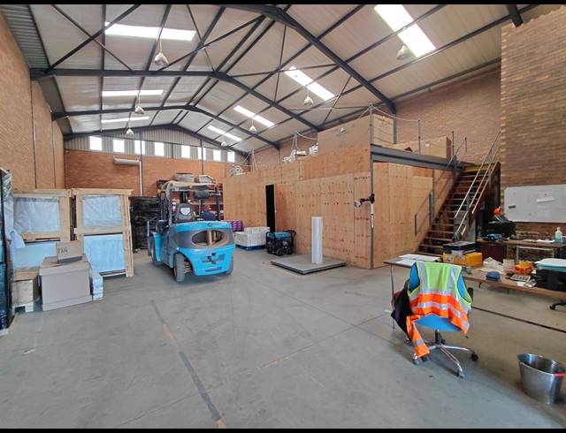 499M² WAREHOUSE TO LET IN POMONA
